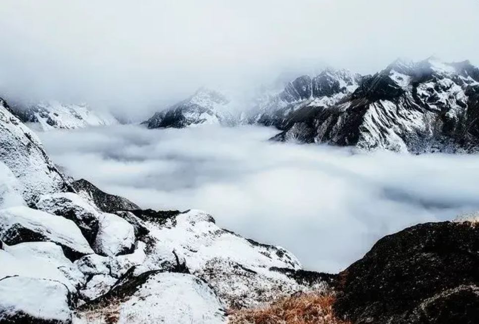 looking-out-in-the-distance-at-remaining-snow-on-the-mount-zhongnan-by